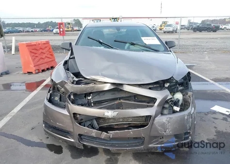 2010 Chevrolet Malibu Ls z USA, uszkodzony, nr VIN 1G1ZB5EBXAF207074